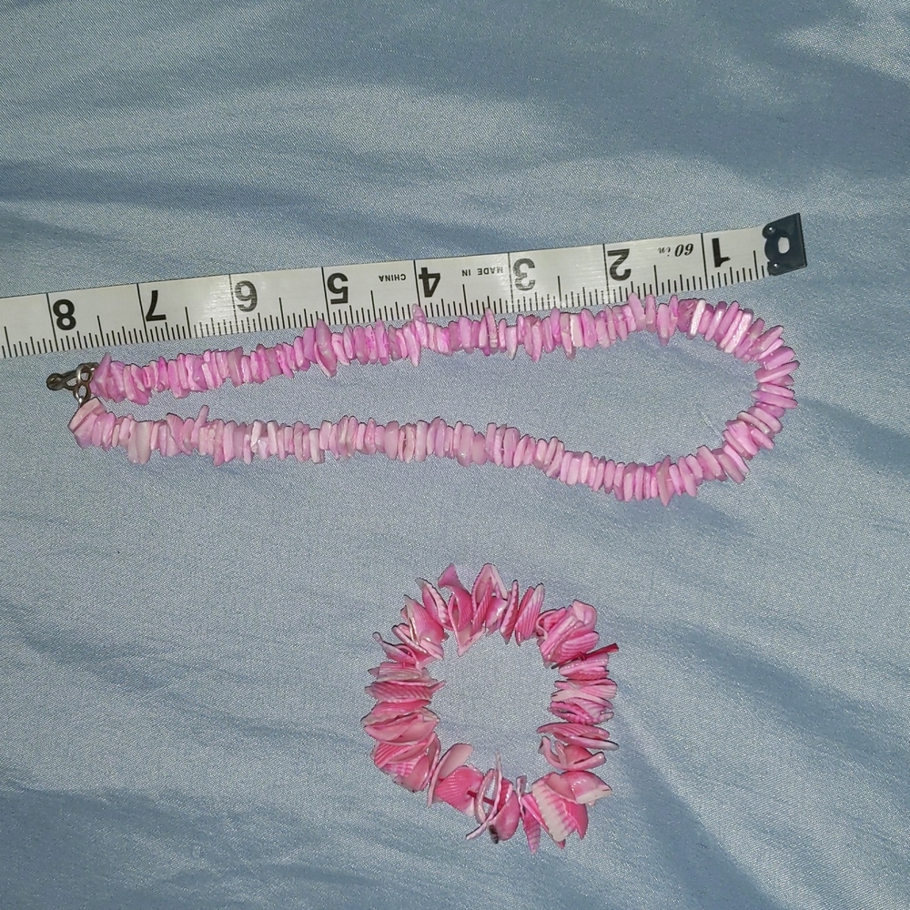 Seashell Necklace and Bracelet set - Picture 2 of 2